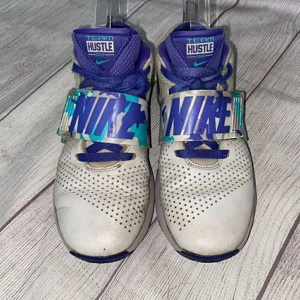 Nike Team Hustle basketball shoes youth boys 5 purple & grey